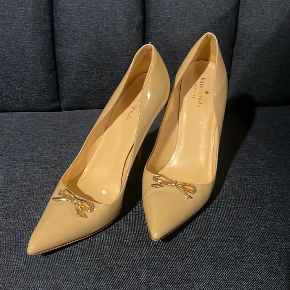 Kate Spade Beige Heels with Gold Bow